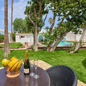 https://liberty.adeje-hotels.com