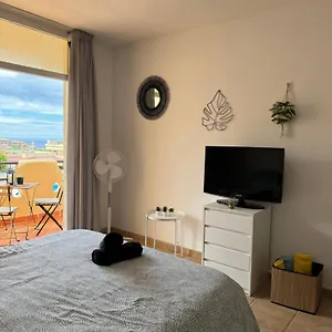https://acogedor-apartamento-con-vistas-al-mar.adeje-hotels.com
