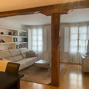 https://bonito-y-acogedor-junto-a-plaza-unamuno.basquecountryhotels.org
